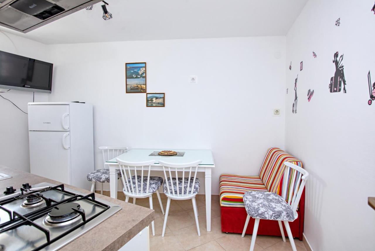 Family Friendly Seaside Apartments Brodarica, Sibenik - 4833 Brodarica  Zewnętrze zdjęcie