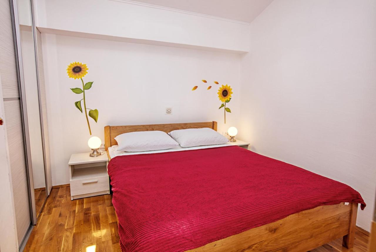 Family Friendly Seaside Apartments Brodarica, Sibenik - 4833 Brodarica  Zewnętrze zdjęcie