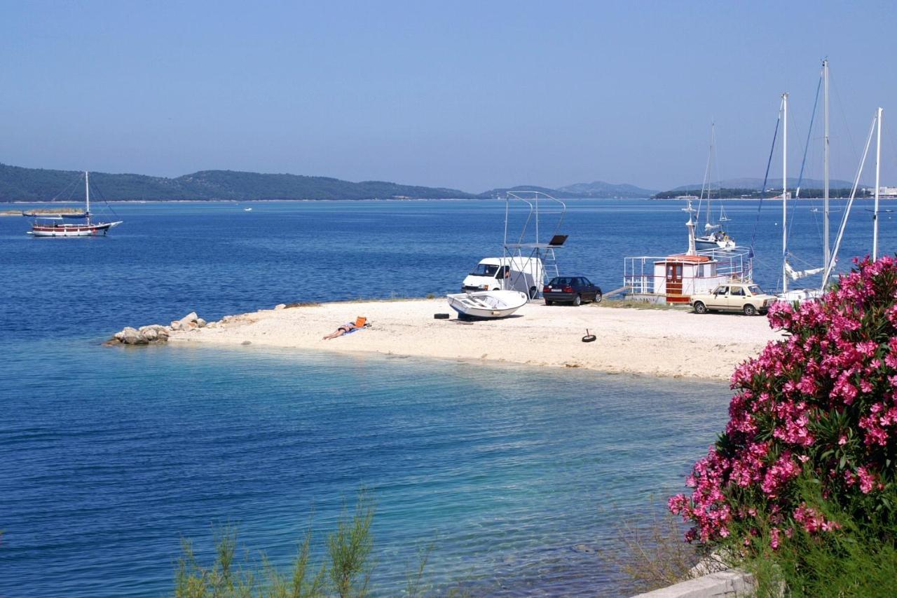 Family Friendly Seaside Apartments Brodarica, Sibenik - 4833 Brodarica  Zewnętrze zdjęcie